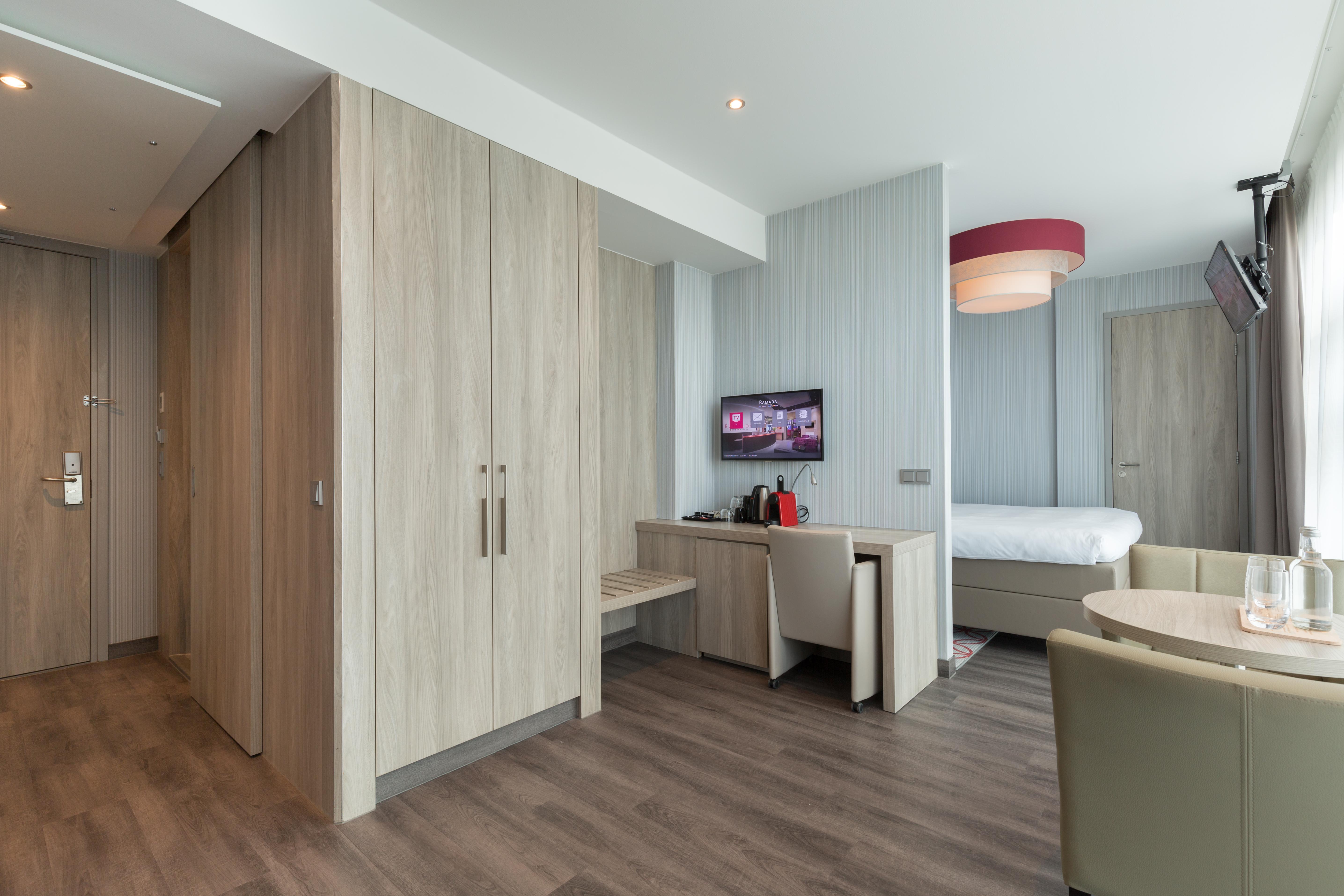 Hotel Ramada Scheveningen 3*