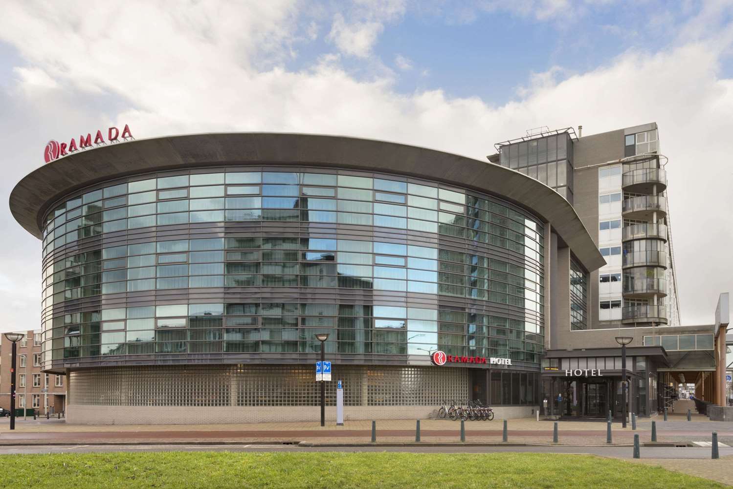 Ramada Scheveningen Hotel-restaurant 3*
