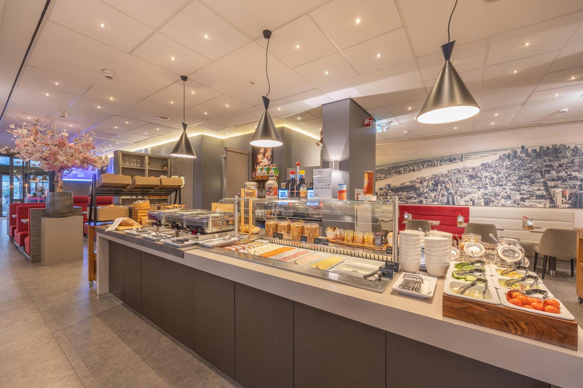 Ramada Scheveningen Hotel 3*