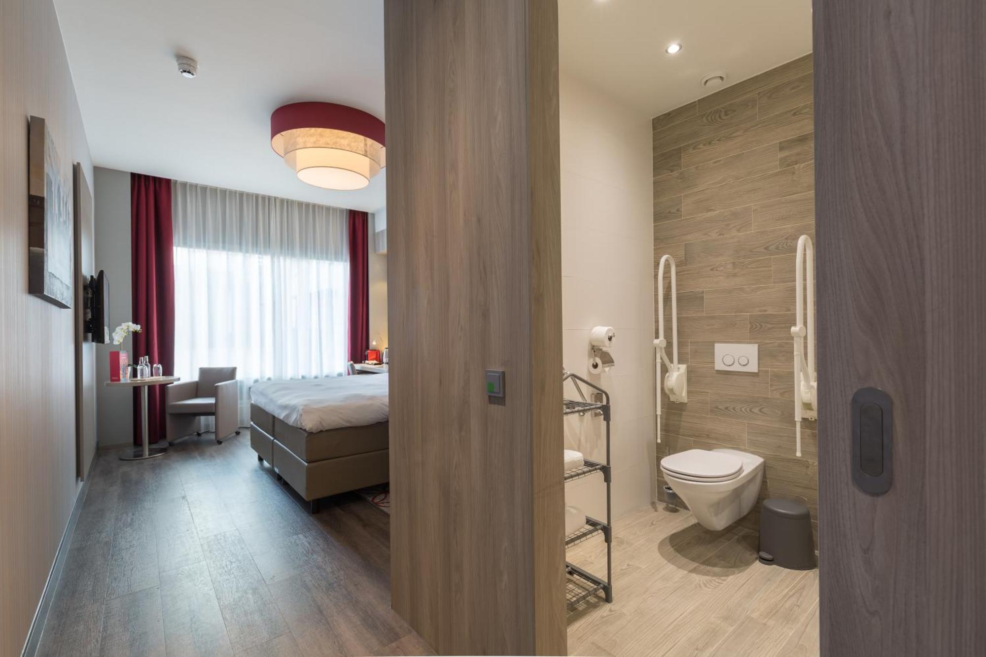 Ramada Scheveningen Hotel 3*